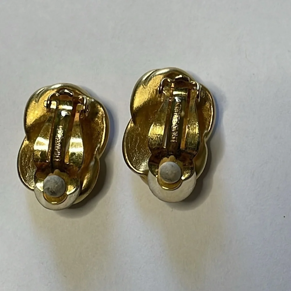 Vintage Erwin Pearl Spiral Knot Gold Tone Clip On Earrings